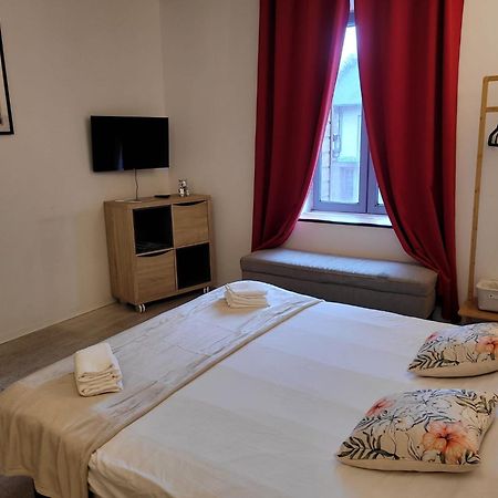 Residence Le 09 Uzerche Bagian luar foto