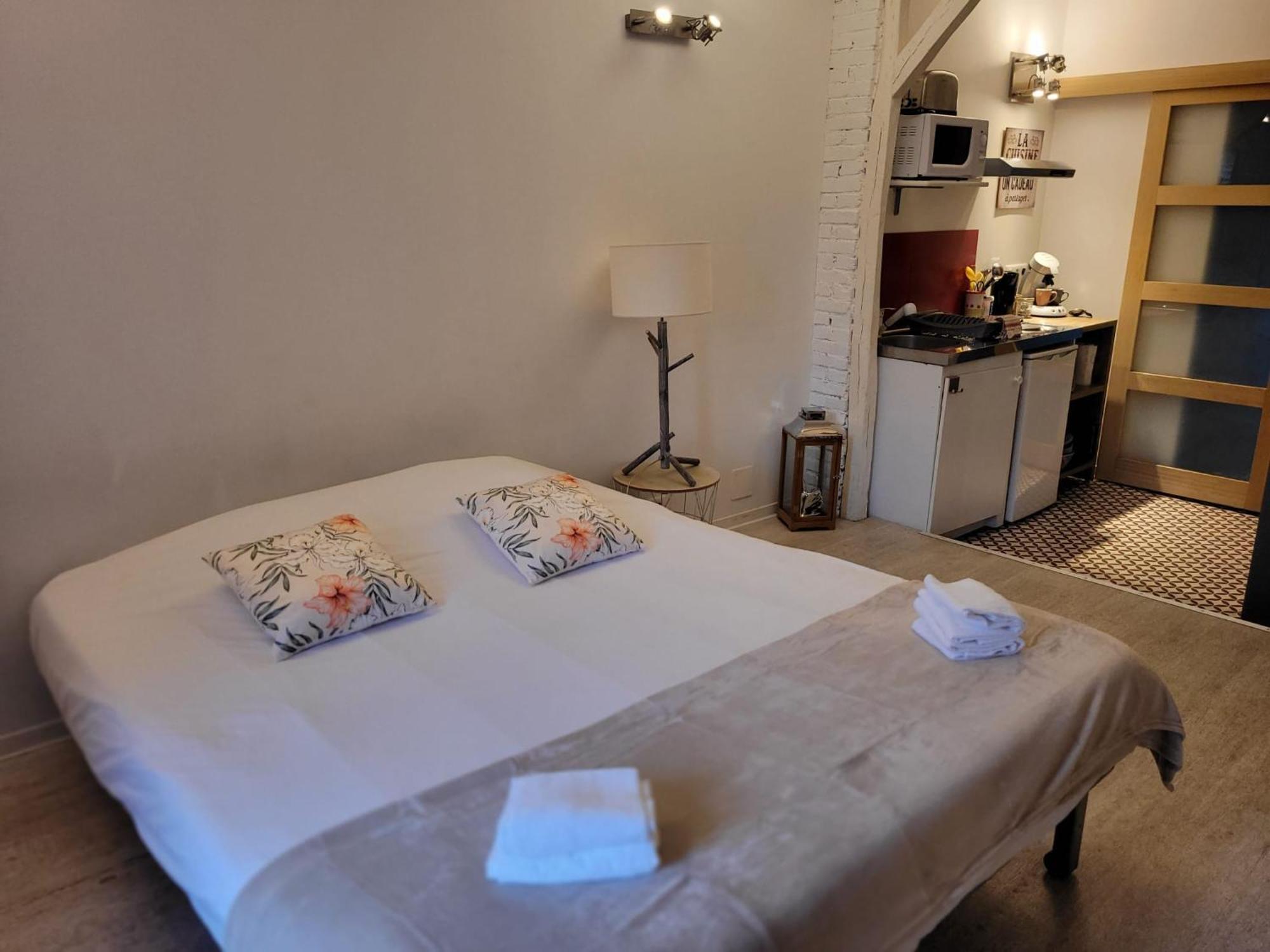 Residence Le 09 Uzerche Bagian luar foto
