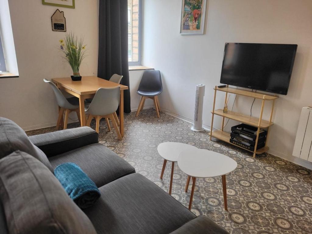 Residence Le 09 Uzerche Bagian luar foto