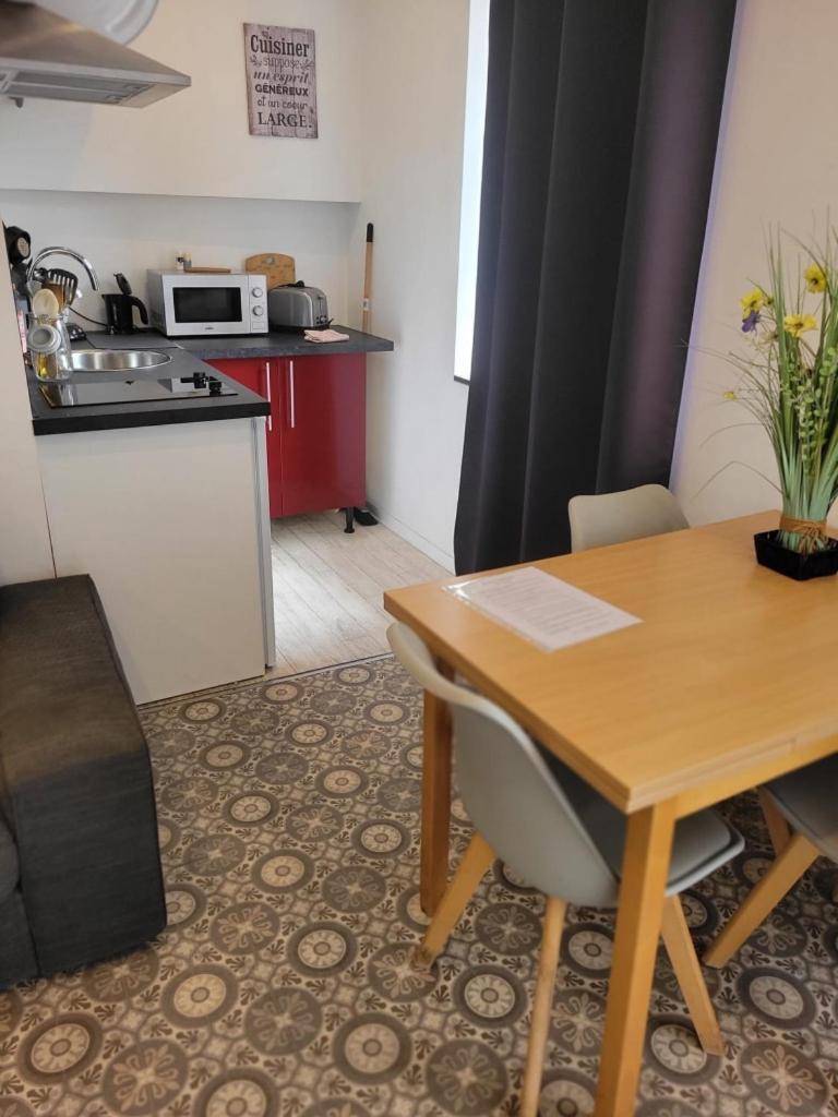 Residence Le 09 Uzerche Bagian luar foto